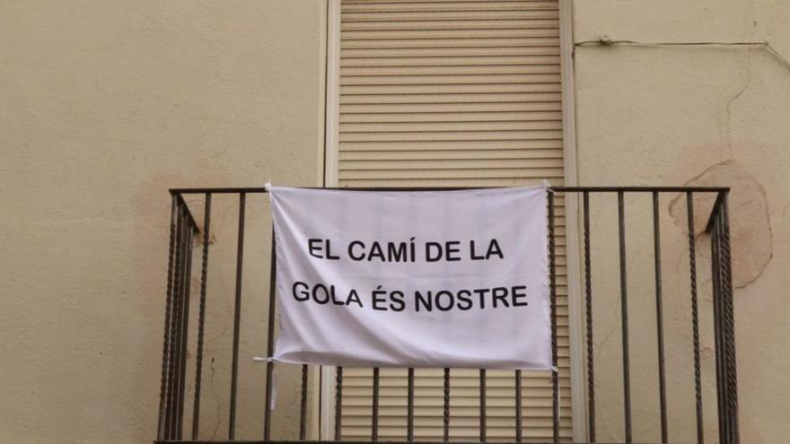 Una de les pancartes a Sant Pere Pescador. | GRUP EN DEFENSA GOLA DEL FLUVIÀ