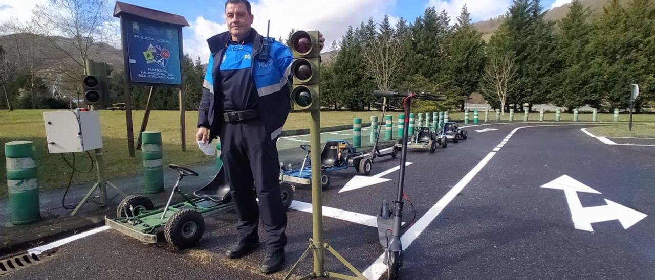 José Manuel Fanjul, ayer, en el centro de educación vial de Figaredo. | D. M.