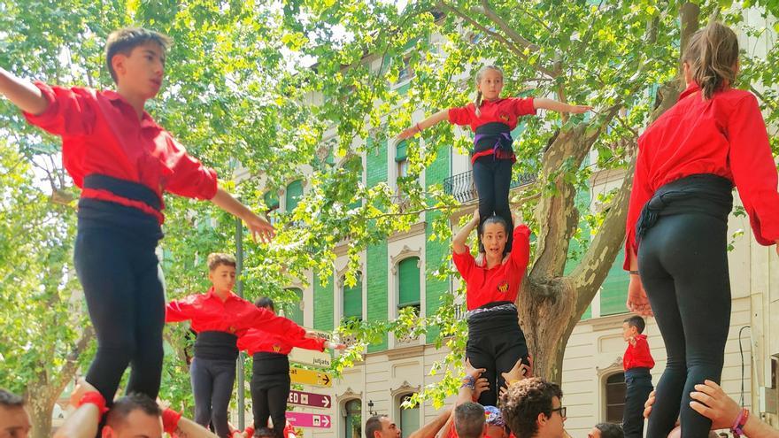 Más de 200 participantes se dan cita en la V Trobada de Muixerangues de Xàtiva