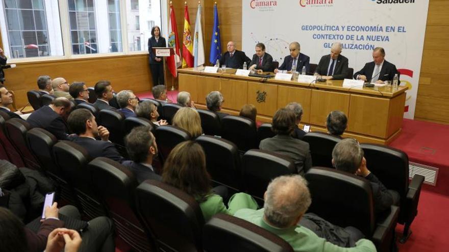 Clausura de la jornada en la Cámara de Comercio de Pontevedra, Vigo y Vilagarcía. |   // ALBA VILLAR