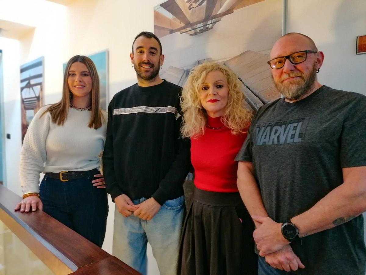 De izquierda a derecha, Saray González y los ediles del PSOE Andreu Ripoll, Sofia Gozálbez y Rubén Colomina
