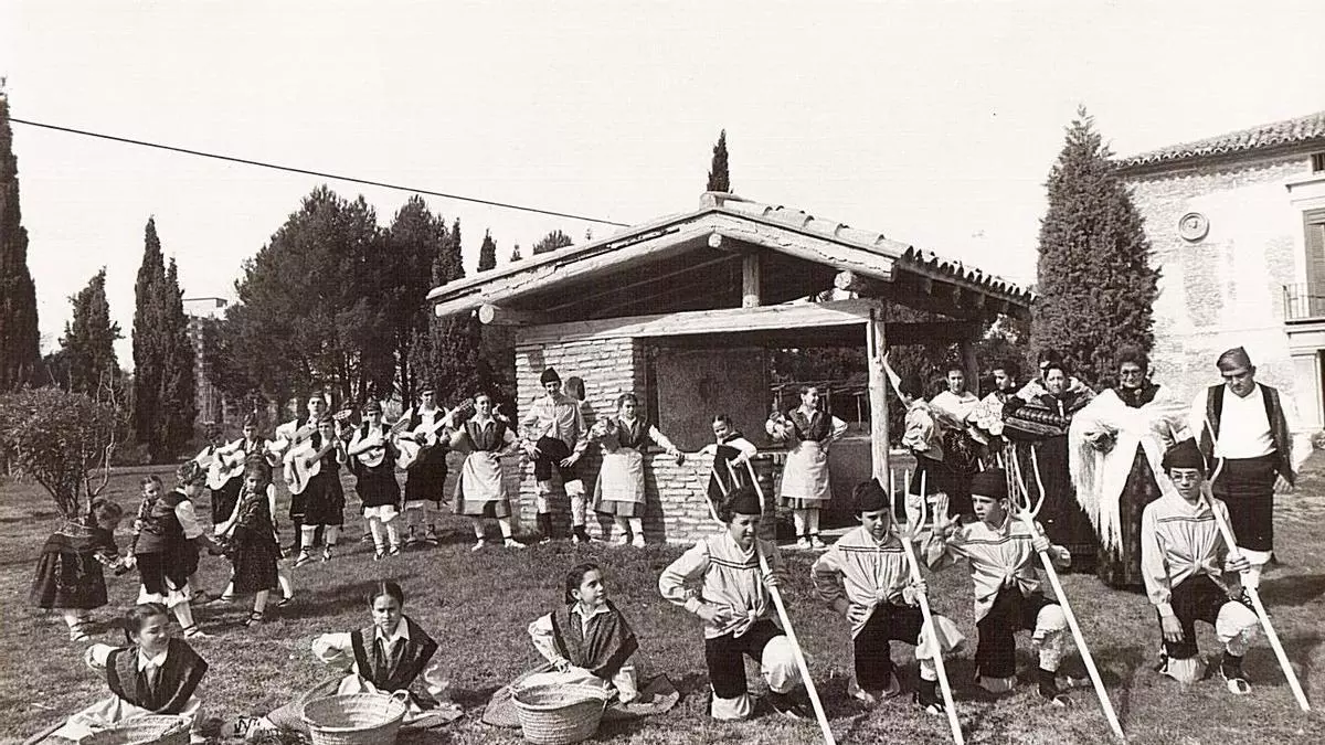 Adiós a 43 años de folclore aragonés en el barrio de Torrero: “Todo tiene un inicio y un final”