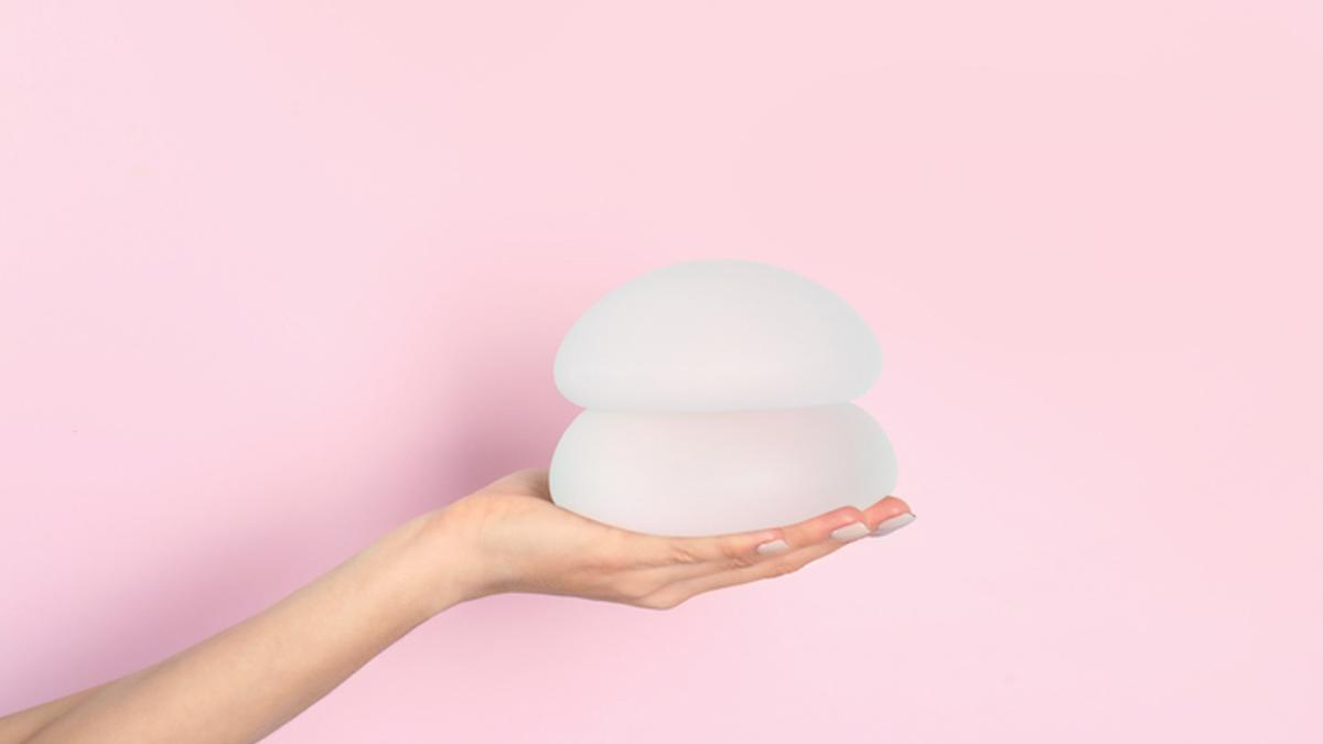 "Las prótesis ergonómicas han marcado un antes y un después en las operaciones de aumento de pecho"