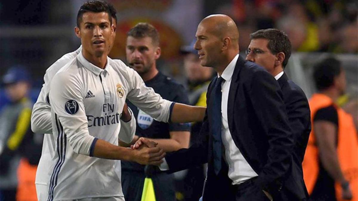 CR7 y Zidane no se aguantaron la mirada ni medio segundo