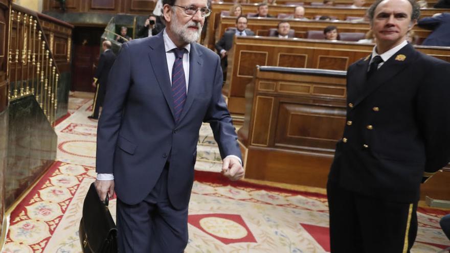 Rajoy mantiene &quot;plena confianza&quot; en Catalá y sus fiscales pese a la reprobación