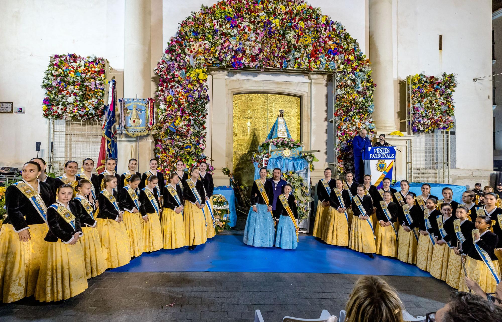 Ofrenda de flores a la Mare de Déu del Sofratge