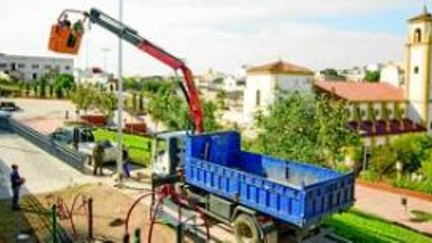 Los vecinos reclaman vigilancia para atajar el vandalismo en el parque de La Viña