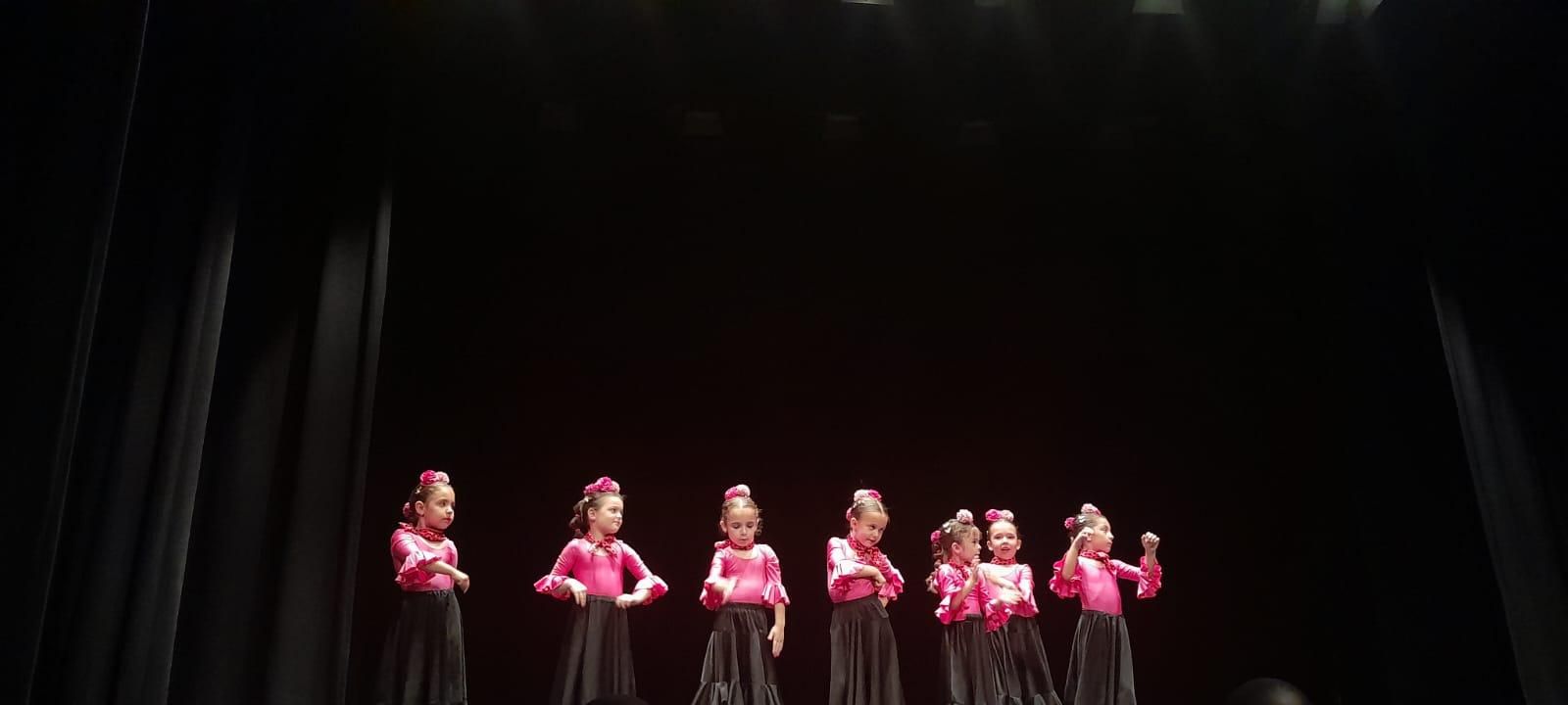 GALERÍA | Gala de baile para celebrar el fin de curso de la Asociación "Flamenco y Compás de Toro"