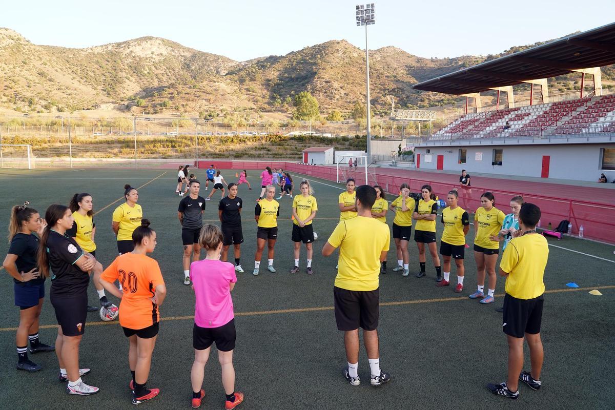 El fútbol femenino en Málaga no ha dejado de crecer.
