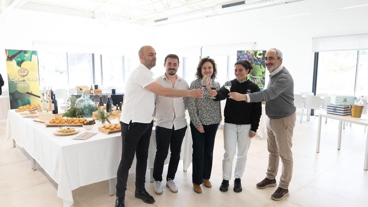 David Lorenzo, Toni Costa, Stella González, María José Repetur y Álvaro Pérez Navazo , ayer en la Escuela de Hostelería de Eivissa.