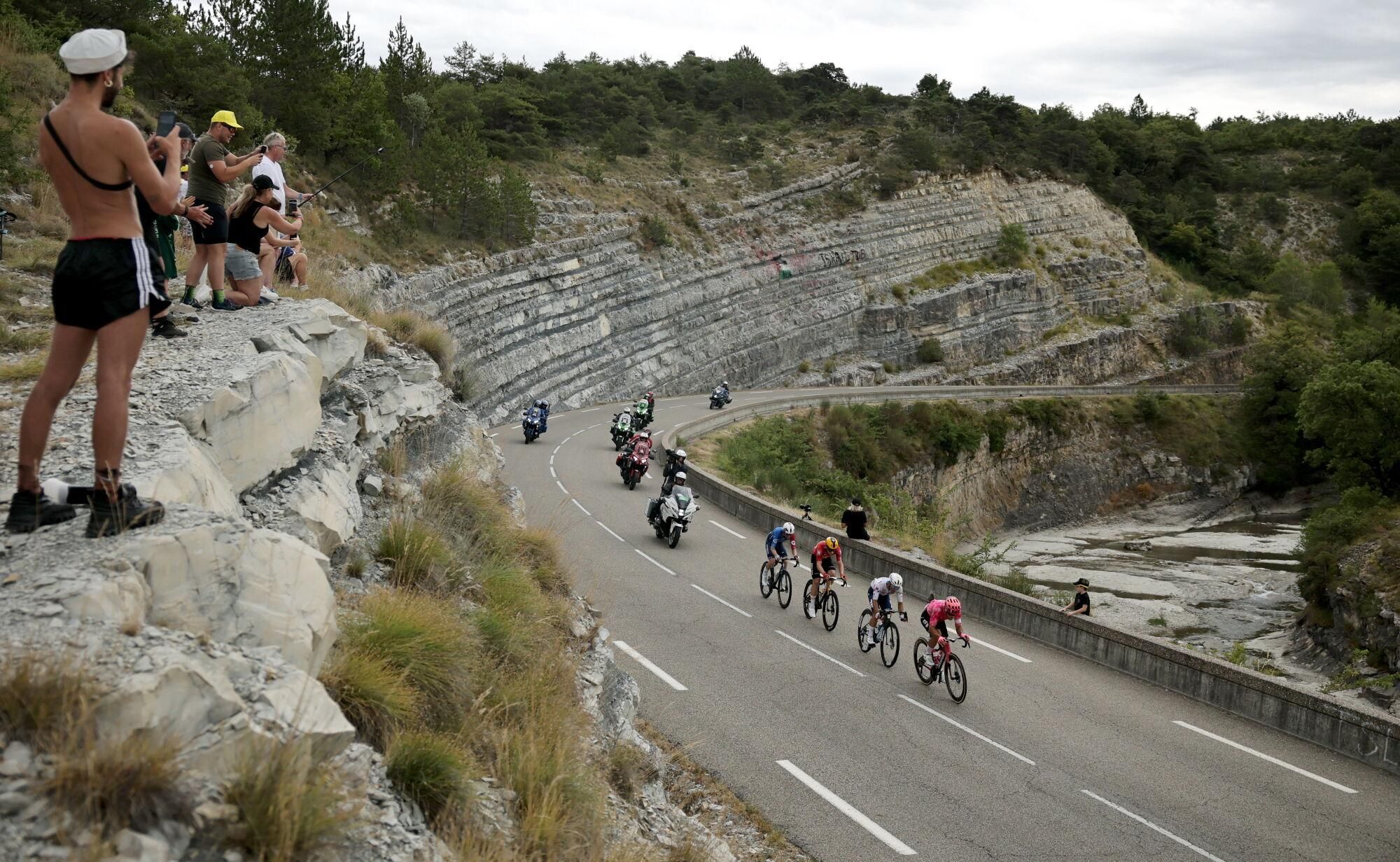 La etapa 17 del Tour de Francia, en imágenes