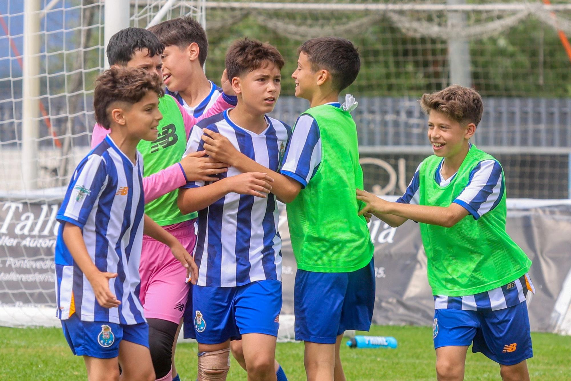 El Porto se lleva el primer título de Arousa Fútbol 7 a Portugal