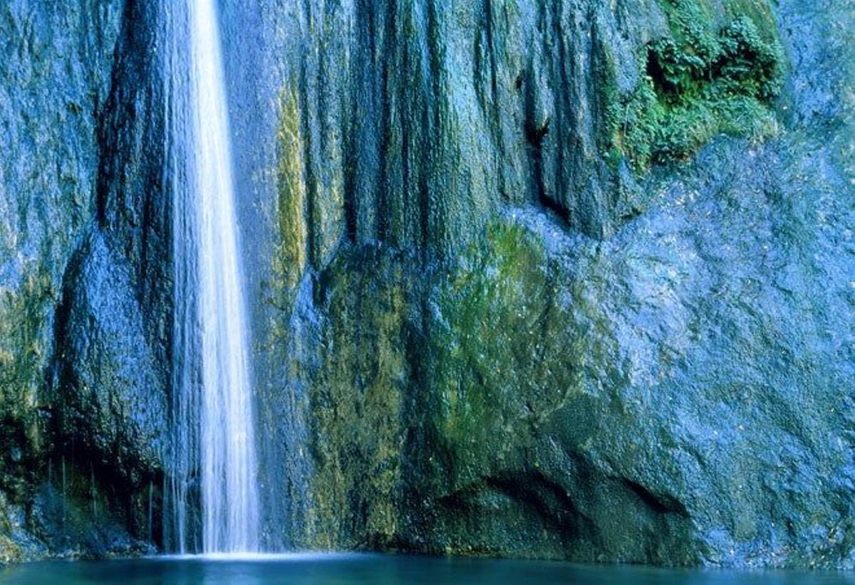 Cascada de Courmes, en la región francesa de Provenza-Alpes-Costa Azul.
