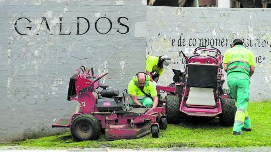 Trabajadores del Servicio de Limpieza de Santa Cruz de Tenerife.