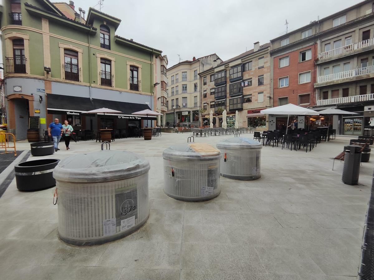 Grado estrena plaza, la primera del plan de peatonalización del centro Grado estrena plaza, la primera del plan de peatonalización del centro