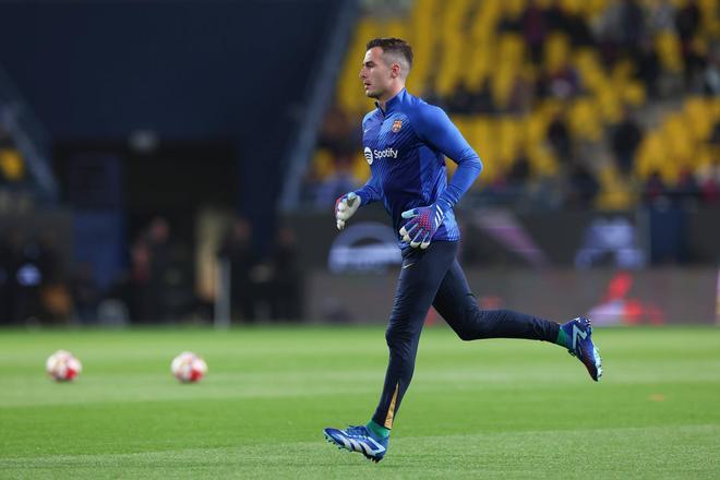 Supercopa de España. Calentamiento de los jugadores del FC Barcelona antes de la semifinal ante el Osasuna.   Valentí ENRICH