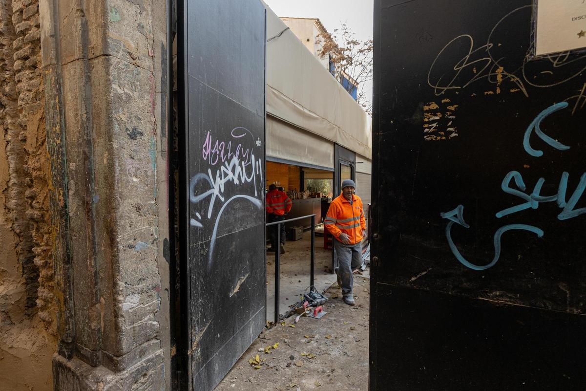 Puerta de acceso a la Terraza Libertad.