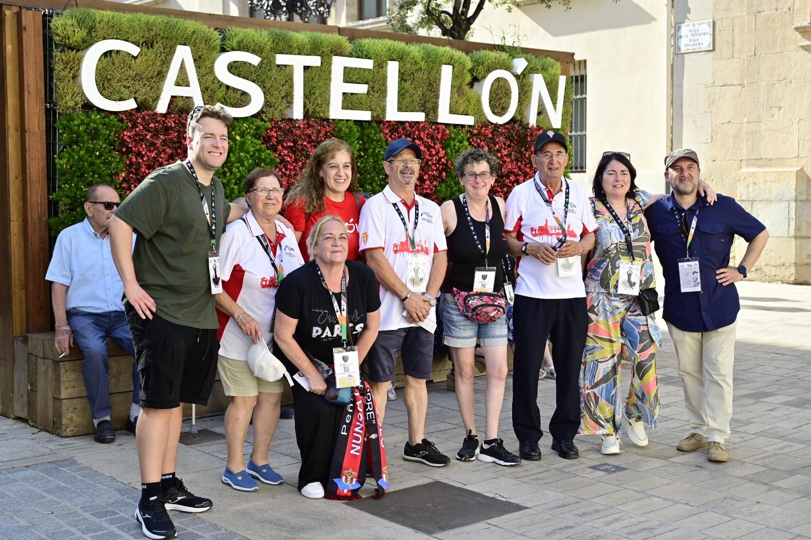 Galería | Un millar de peñistas toman Castellón