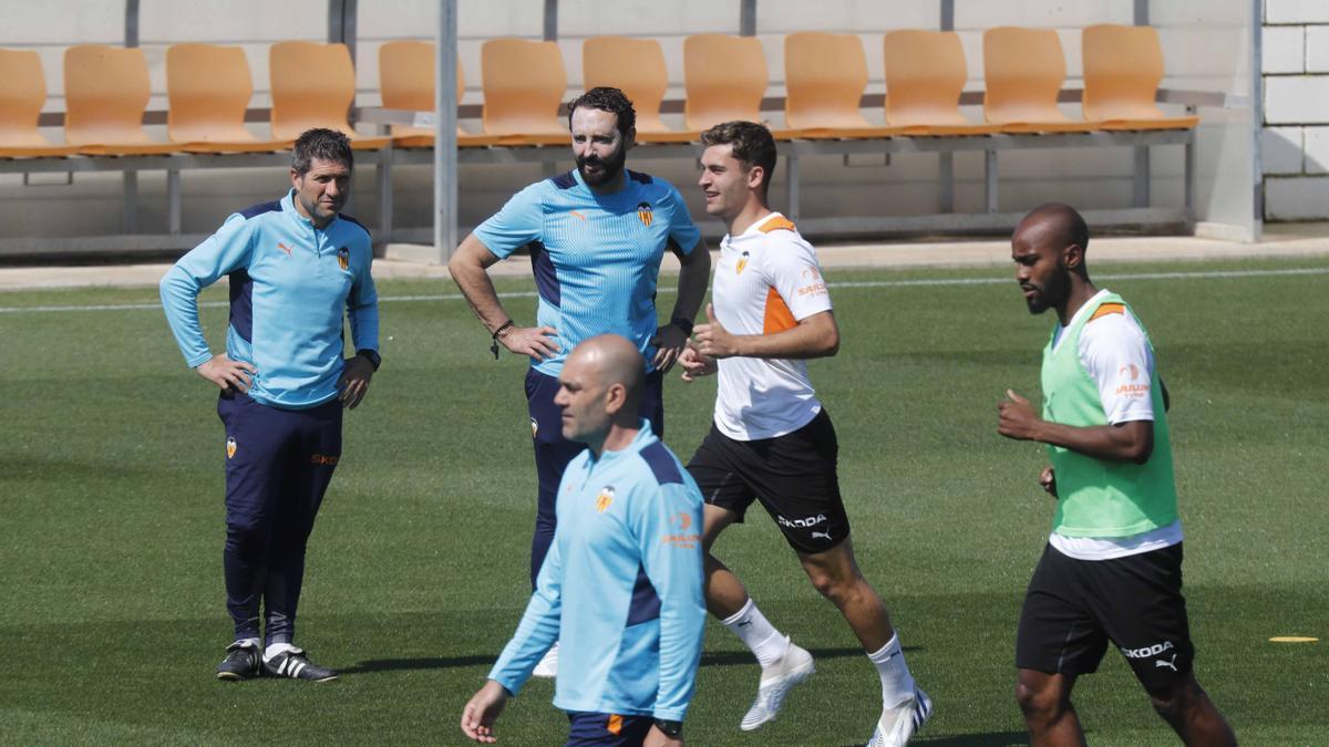 Valencia . Entrenamiento previo al partido de entre semana de liga