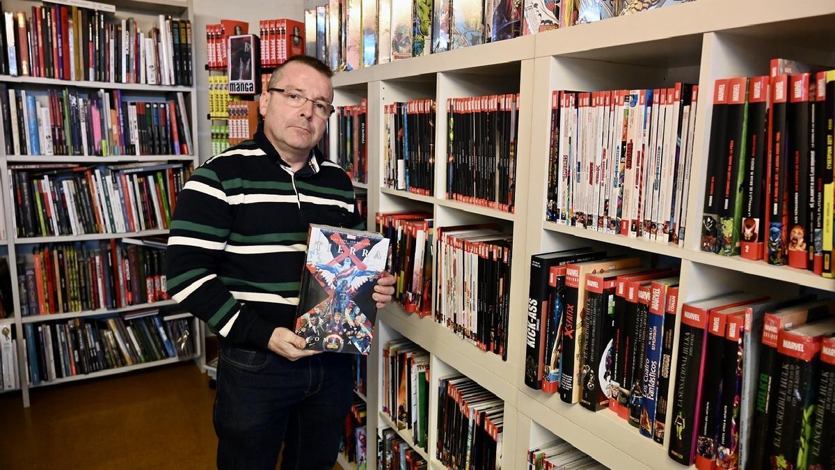 Fernando Iglesias Acuña, autónomo de 56 años y dueño de la Librería Baroja.