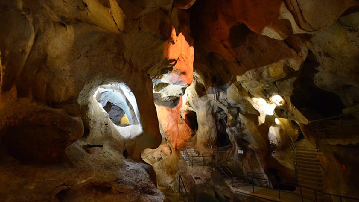 La Cueva del Tesoro, el desconocido atractivo de Málaga que te dejará con la boca abierta