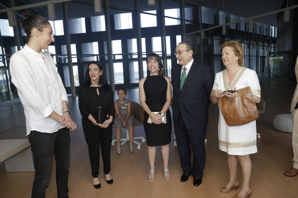 Alba Torrens junto a Maria Ferrer, Alicia Sintes, Javier Moll y Arantxa Sarasola.