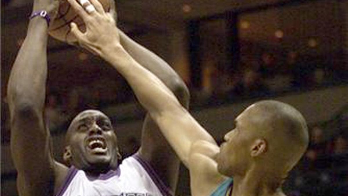Anthony Mason, izquierda, jugó 13 años en la NBA