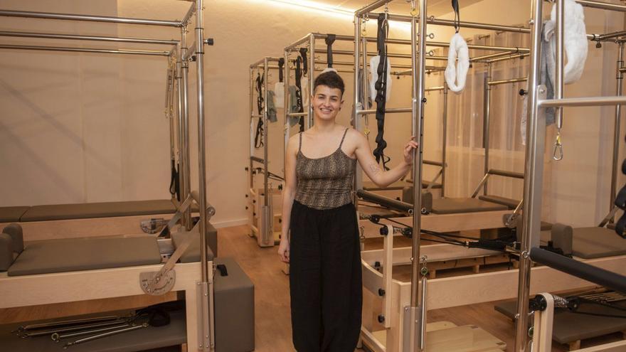 De Silleda a Arteixo para convertir una imprenta en un refugio de yoga