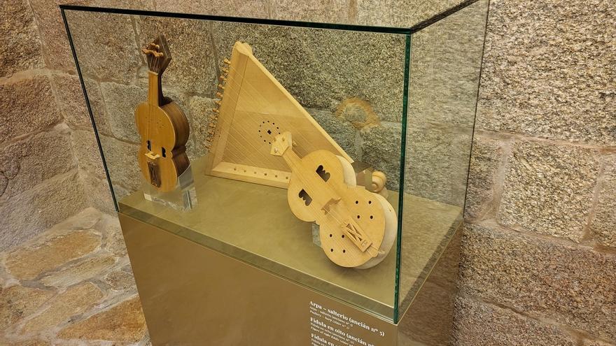 Laúdes, arpas o salterios: el Museo Catedral de Santiago exhibe réplicas de los instrumentos del Pórtico