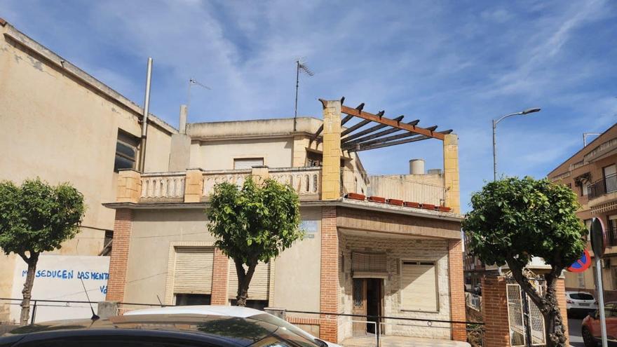 Indignación en Aspe por la ocupación de una céntrica vivienda