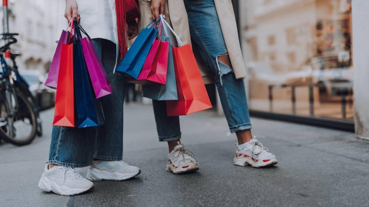 Los bolsos que vuelven a triunfar en las tiendas (y en las calles