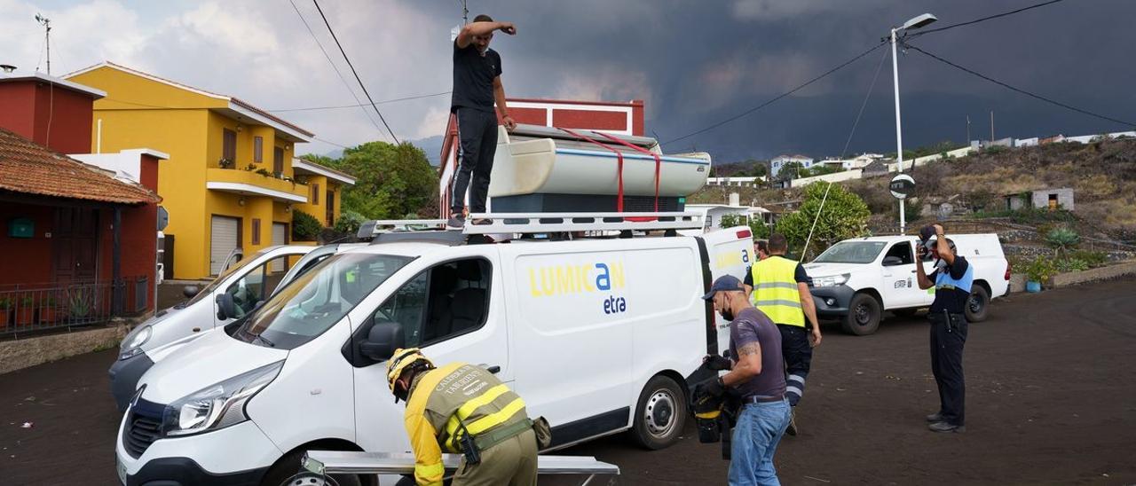 El emotivo homenaje con drones a los afectados y a todos aquellos que han colaborado en el volcán de La Palma