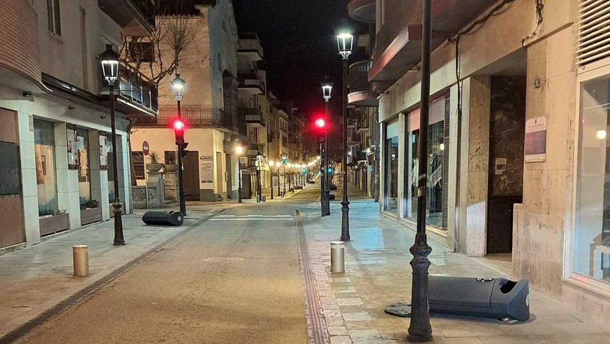 Les imatges dels contenidors destrossats a Blanes