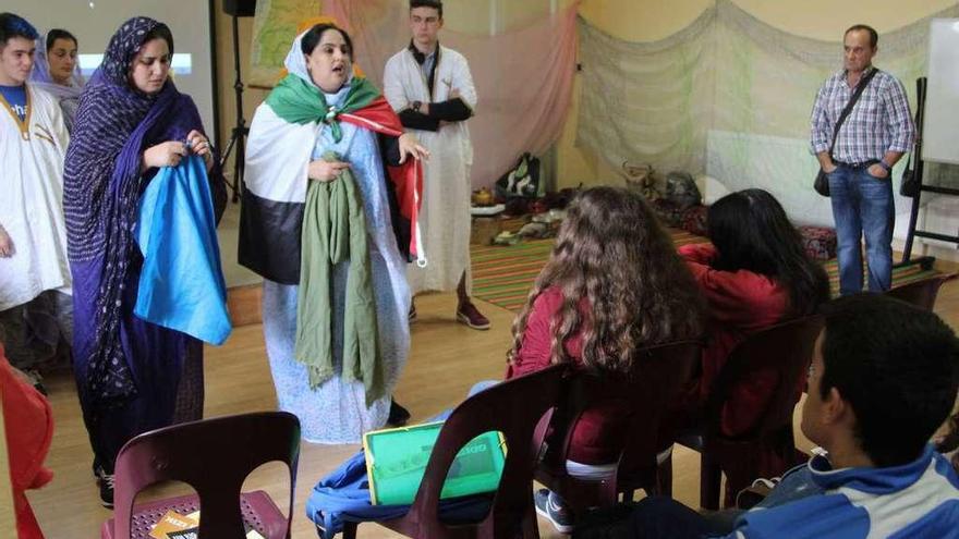 Lección en el instituto sobre la comunidad saharaui