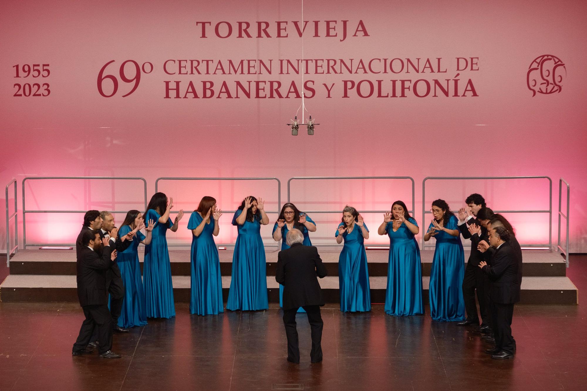 Aquí las imágenes de la tercera velada, primera de competición, del Certamen Internacional de Habaneras y Polifonía de Torrevieja