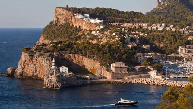 El Jumeirah está ubicado en el Port de Sóller.
