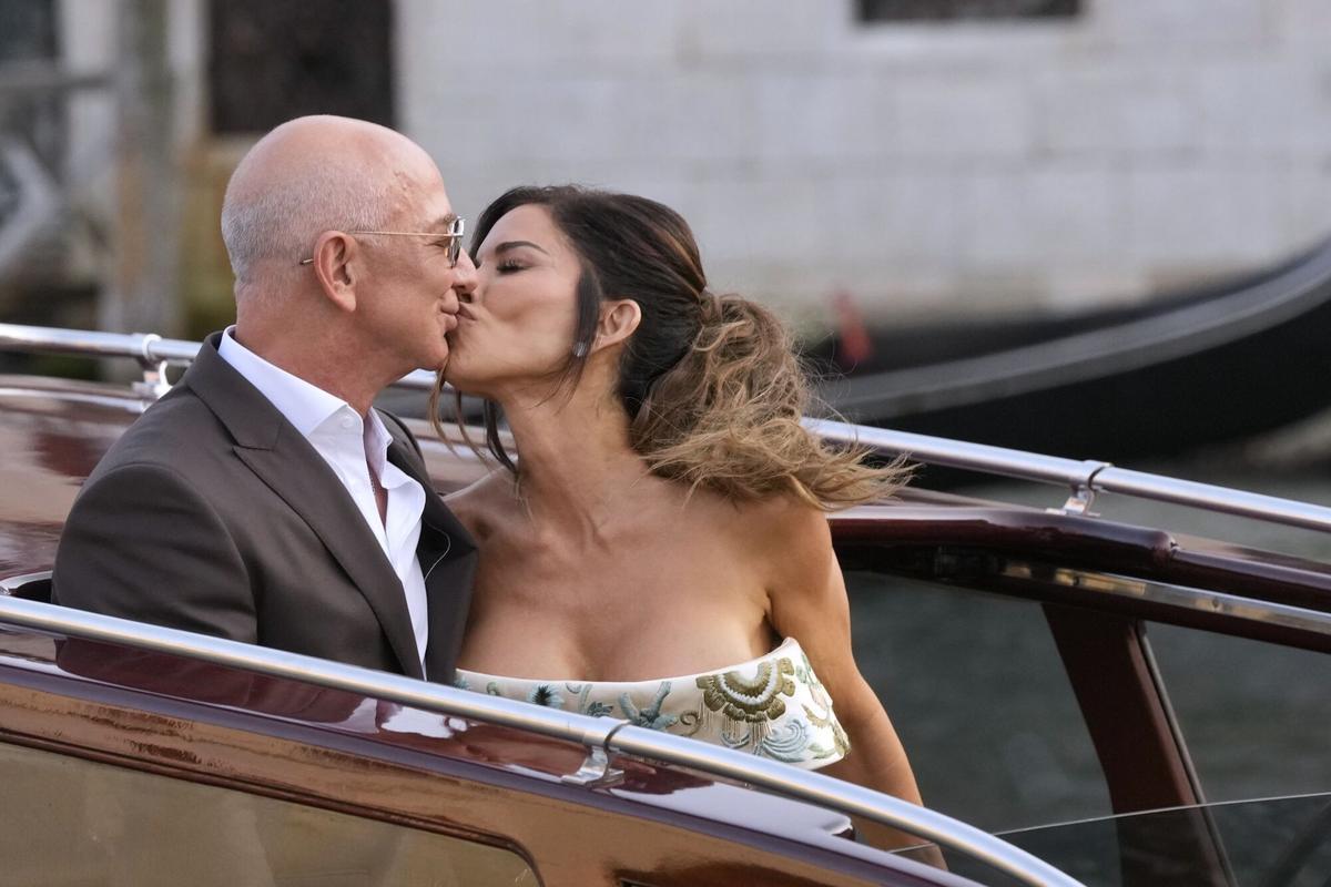 Jeff Bezos y Lauren Sánchez a su llegada a Venecia