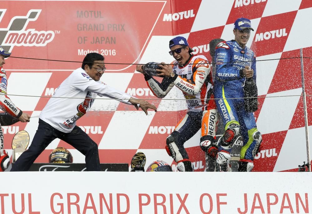 Márquez gana contra pronóstico su tercer mundial de Moto GP en Motegi.