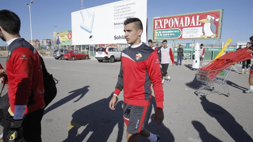 Cristaldo, esta mañana, abandona el campo anexo tras el entrenamiento