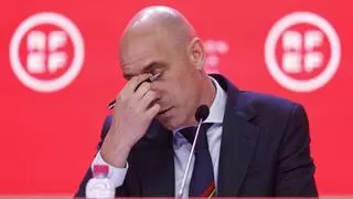 "Por fin ha dimitido", "Ha hecho lo que tenía que hacer", "Se acabó"... todas las reacciones a la dimisión de Rubiales