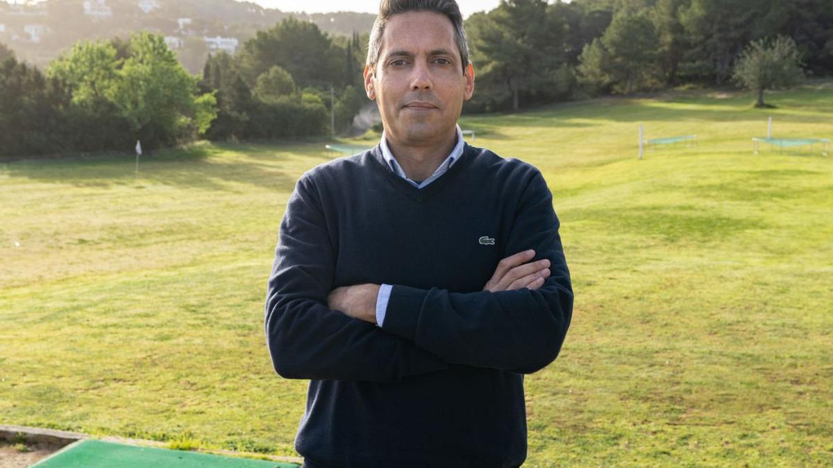 Javier Durán en las instalaciones de Golf de Ibiza.