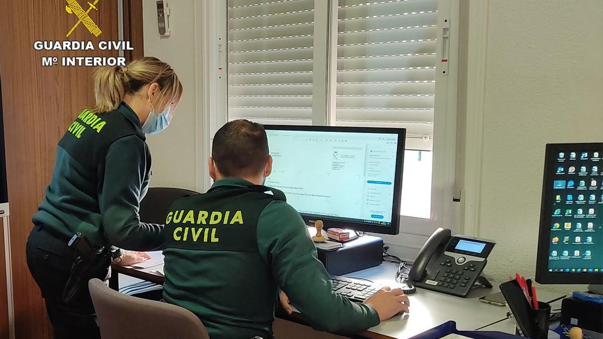 Agentes de la Guardia Civil.