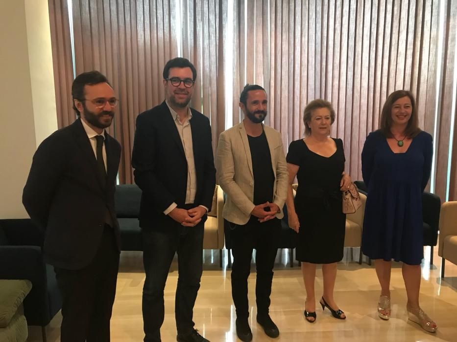 Aitor Moll, consejero delegado de Prensa Ibérica, Antoni Noguera, alcalde de Palma, Baltasar Picornell, presidente del Parlament, Arantza Sarasola, vicepresidenta de Prensa Ibérica y Francina Armengol, presidenta del Govern.