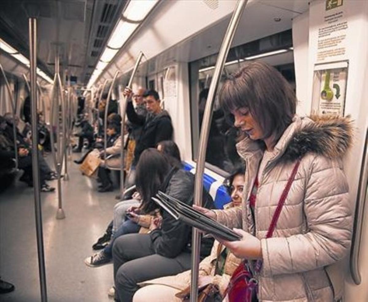 Passatgers en un vagó del metro, el març passat.