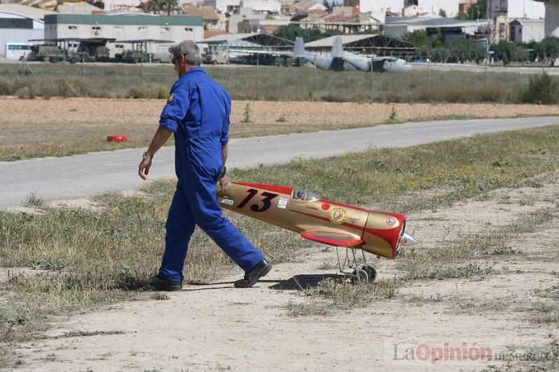 Exhibición de paracaidismo en la Base Aérea de Alcantarilla