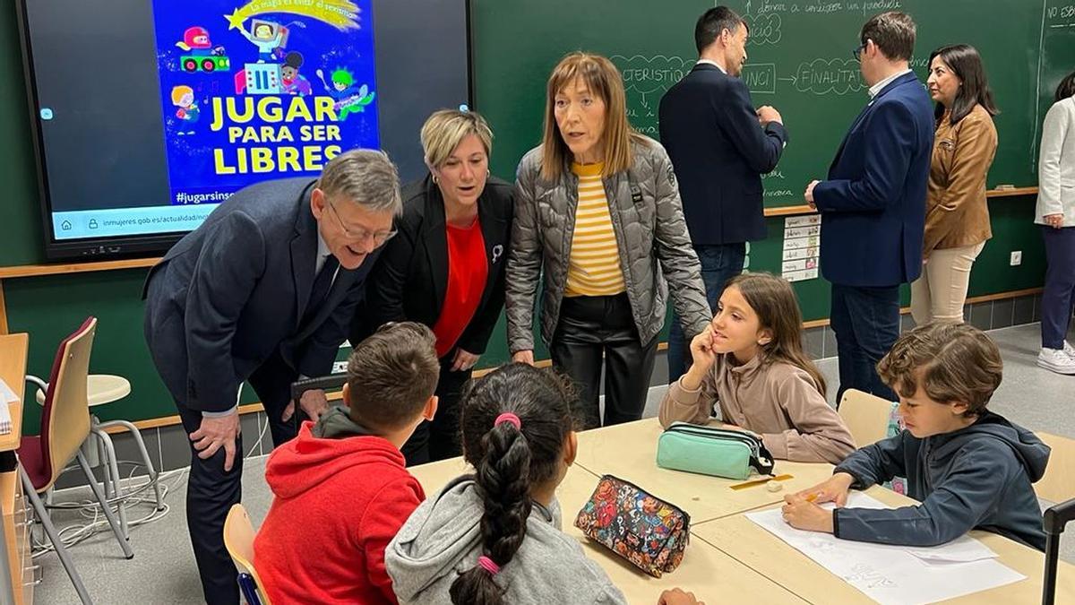 El presidente de la Generalitat, Ximo Puig, visitó este miércoles las instalaciones del nuevo colegio Jaume I de Vinaròs.