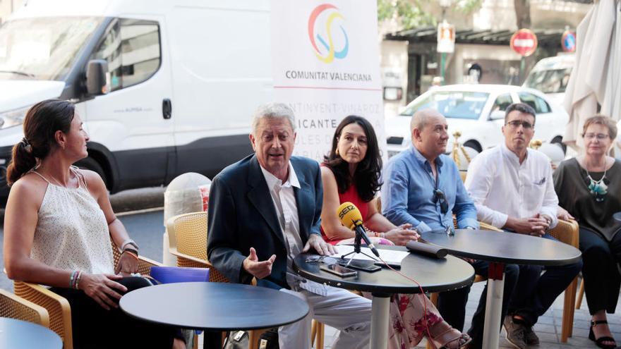 El presidente de la asociación, Fernando Mut, durante la presentación de esta entidad.