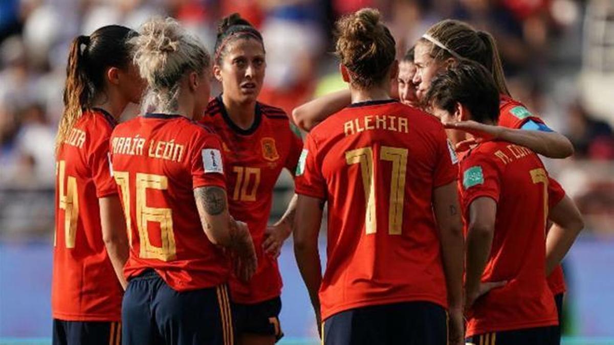 Las jugadoras de la selección española, con Jenny Hermoso en el centro, durante el Mundial 2019.