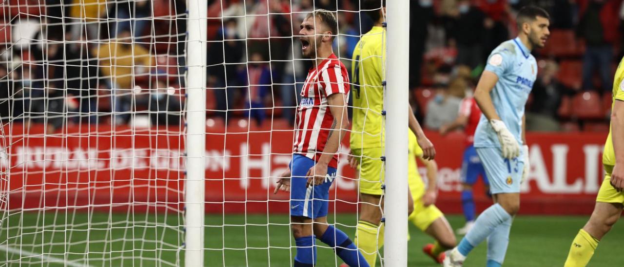 Fran Villalba celebra el definitivo 2-1 del Sporting para eliminar al Villarreal en Copa del Rey. | Juan Plaza