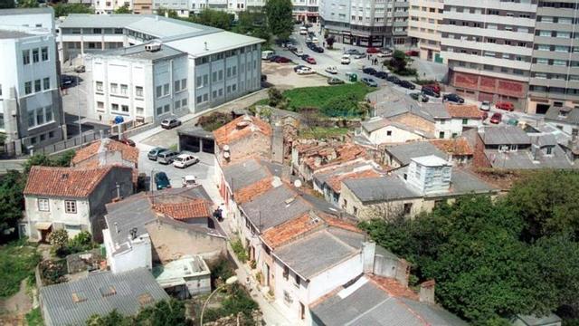 El desaparecido núcleo tradicional de San Roque de Fóra, cuya demolición dejó paso al polígono residencial de Náutica.